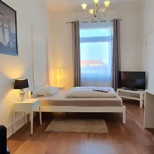 Colodging - Private Rooms&kitchen Privatunterkunft City Airport Mannheim